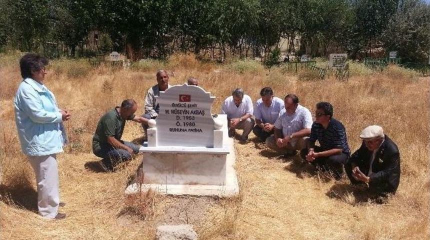 H&uuml;seyin Ve Bedri Akbaş Mezarı Başında Anıldı