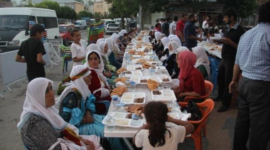 Bdp G&uuml;rpınar'da İftar Yemeği Verdi