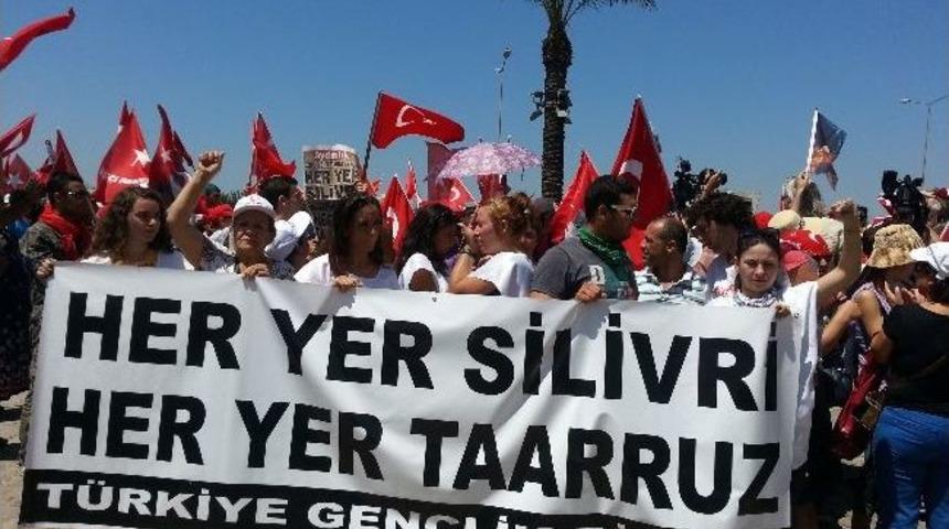 Ergenekon Davası Kararına İzmir'de Protesto