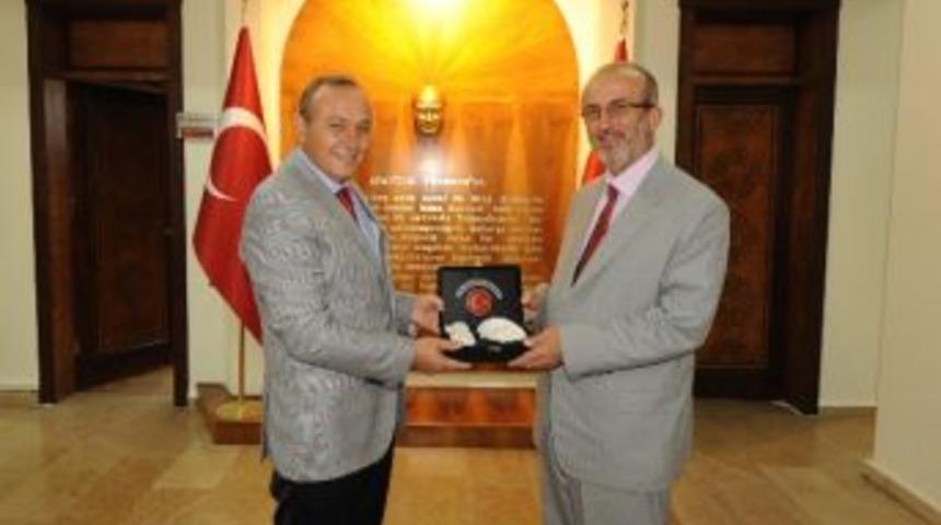 Denizli&rsquo;ye Atanan Trabzon İl M&uuml;ft&uuml;s&uuml; &Ccedil;akı&rsquo;dan Vali Kızılcık&rsquo;a Veda Ziyareti