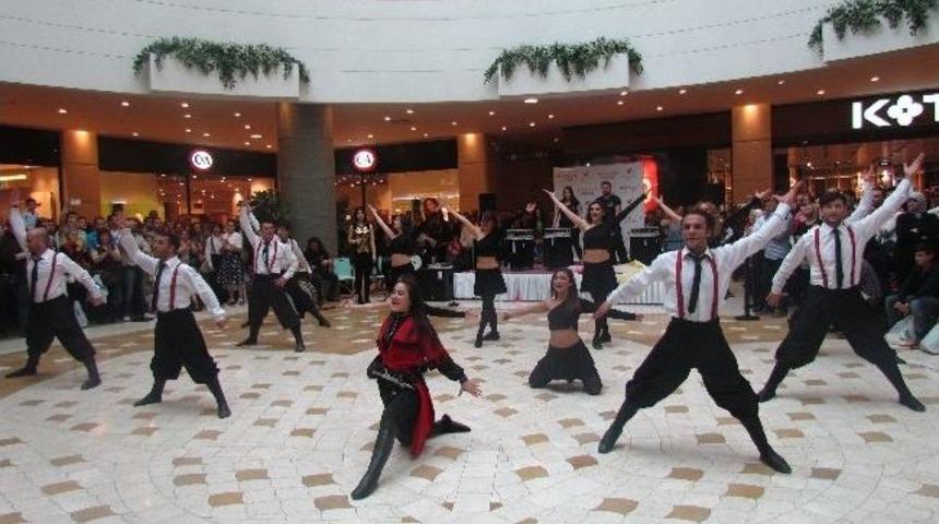 Optimum'da Bayramda Yıldızlar Ge&ccedil;idi