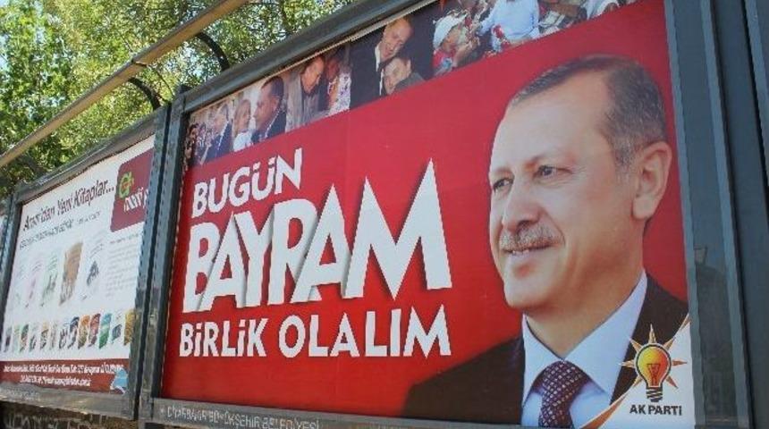 Ak Parti&rsquo;den Bilboardlar Aracılığıyla Bayram Mesajı
