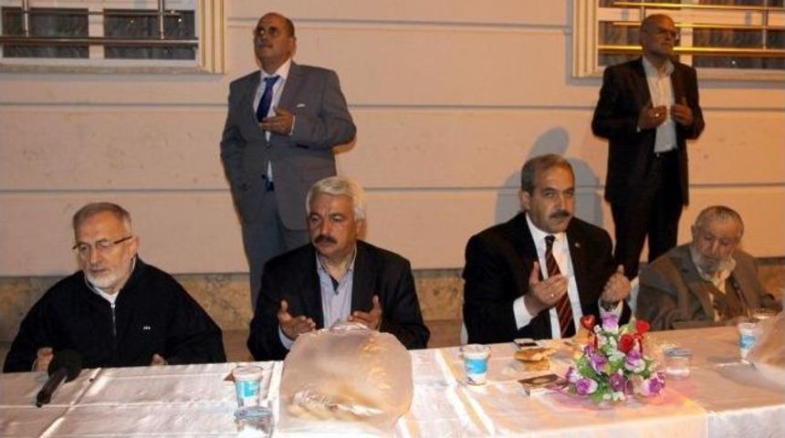 Başkan &Uuml;rg&uuml;p, İhramcızade Vakfiyesinde İftara Katıldı