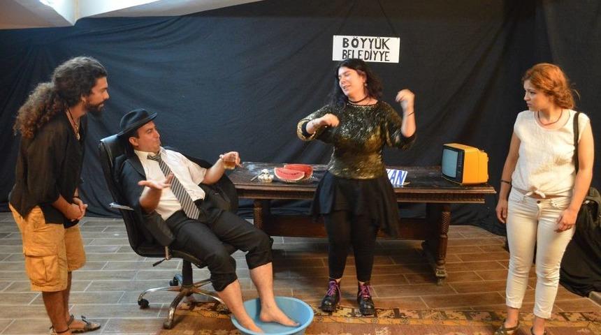 Sanatın Ticarileşmesine Ske&ccedil;li Tepki