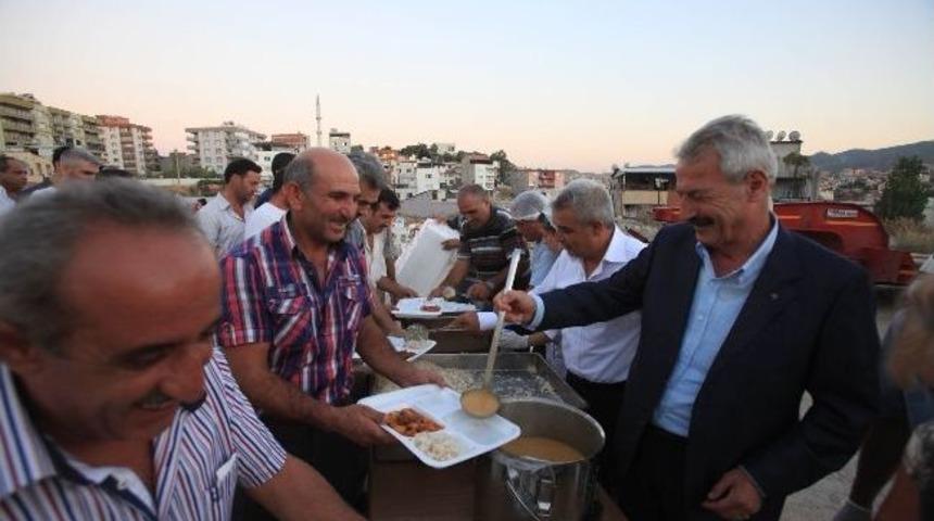 Başkan K&uuml;r&uuml;m İftarlarda G&ouml;n&uuml;l Aldı