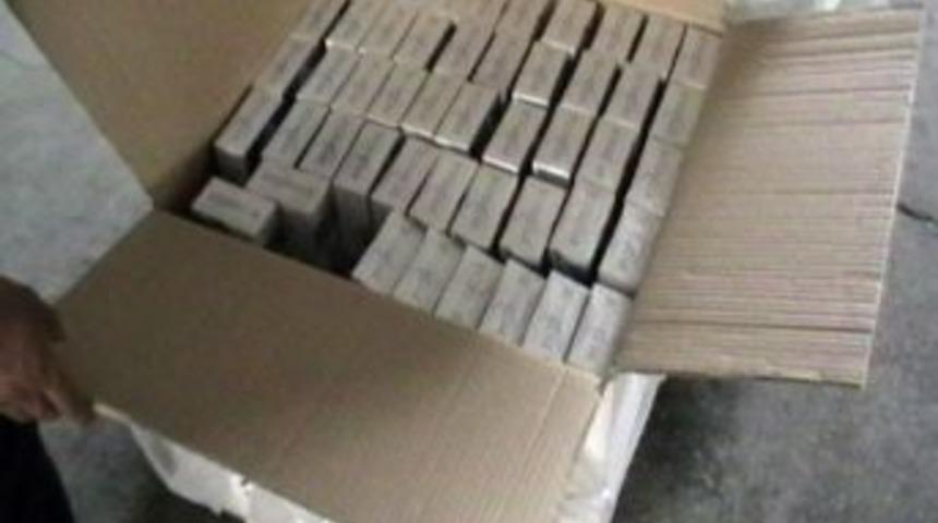 Gebze'de G&uuml;mr&uuml;k Ka&ccedil;ağı 56 Bin 760 Paket Sigara Ele Ge&ccedil;irildi