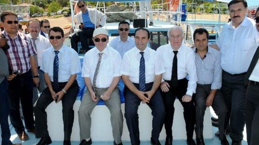 Vali &Ouml;zt&uuml;rk Finike İl&ccedil;esini Ziyaret Etti