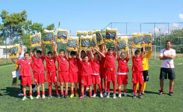 Samsunspor U-13 Takımı Ödüllendirildi