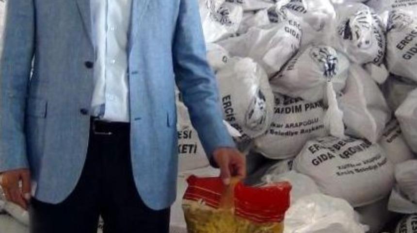 Erciş Belediyesi&rsquo;nden Bayram &Ouml;ncesi Fakir Ailelere Yardım