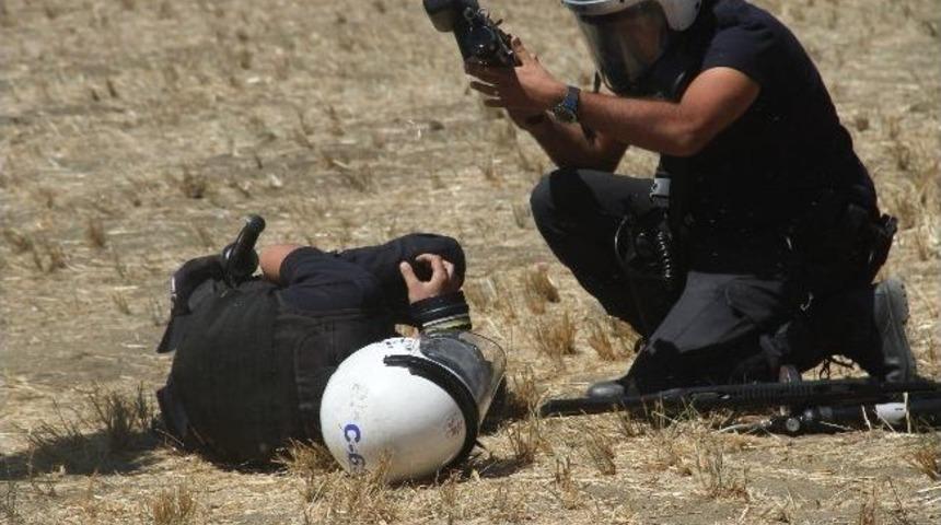 Silivri'de Yaralanan Polisin Yardımına Arkadaşları Koştu