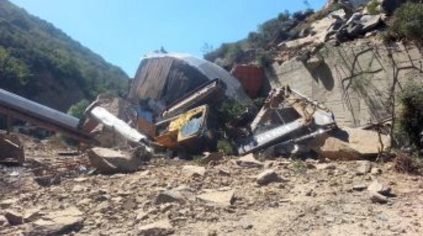 Taş Ocağında G&ouml;&ccedil;&uuml;k Altında Kalan Iş&ccedil;iyi Arama &Ccedil;alışmaları Devam Ediyor