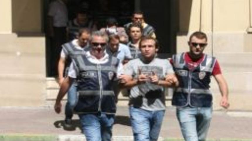 Atm Dolandırıcılığına 7 Tutuklama