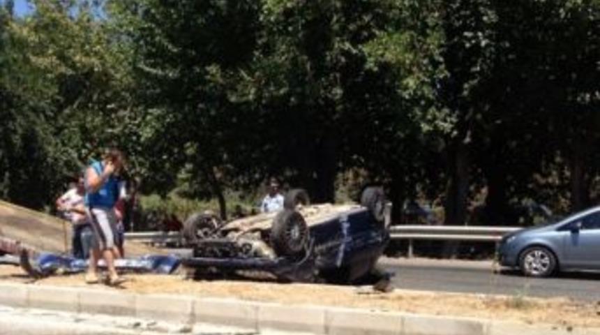 Sel&ccedil;uk'taki Kaza Ucuz Atlatıldı