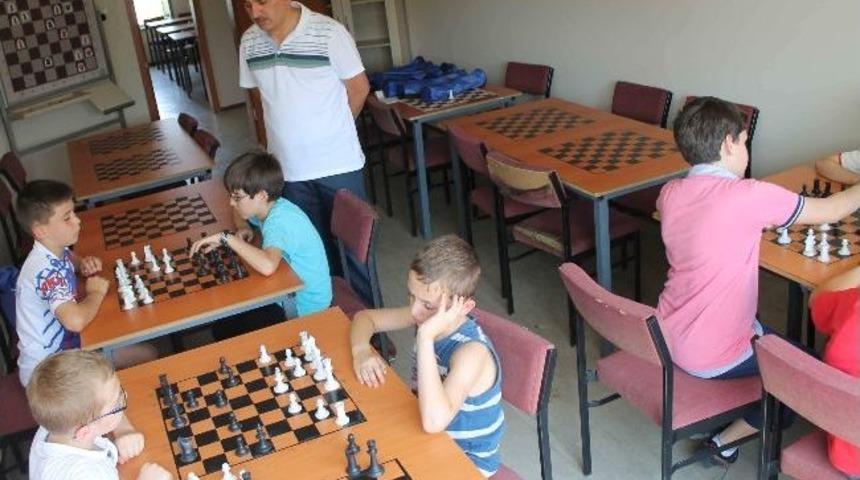 Satran&ccedil; Kursu Başladı