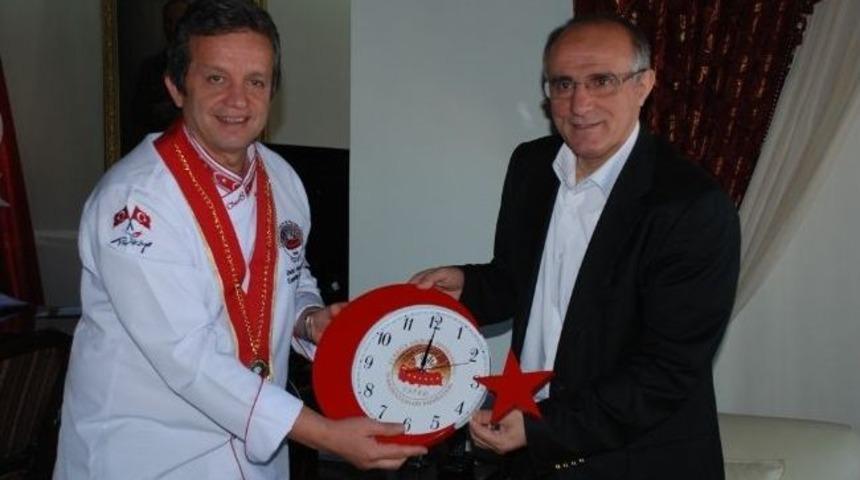 Aş&ccedil;ılar Federasyonu&rsquo;ndan Vali &Ouml;z&ccedil;imen&rsquo;e Ziyaret