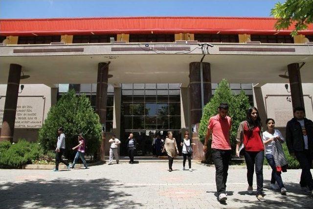 Harran Üniversitesi’nde Çifte Bayram