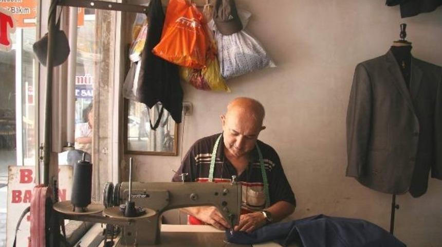 Afyonkarahisar&rsquo;da Berber Ve Terzilerde Bayram Yoğunluğu