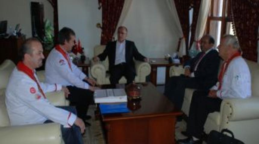 Aş&ccedil;ılar Federasyonu&rsquo;ndan Vali &Ouml;z&ccedil;imen'e Ziyaret