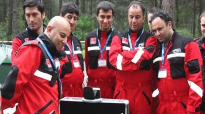 Kurtarma Ekipleri Iftarda Buluştu