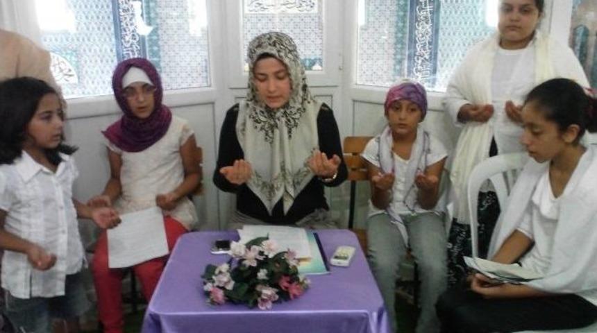 Mira&ccedil; Camisi&rsquo;nin Kız &Ouml;ğrencilerinden &ldquo;kadir Gecesi&rdquo; Konulu Program