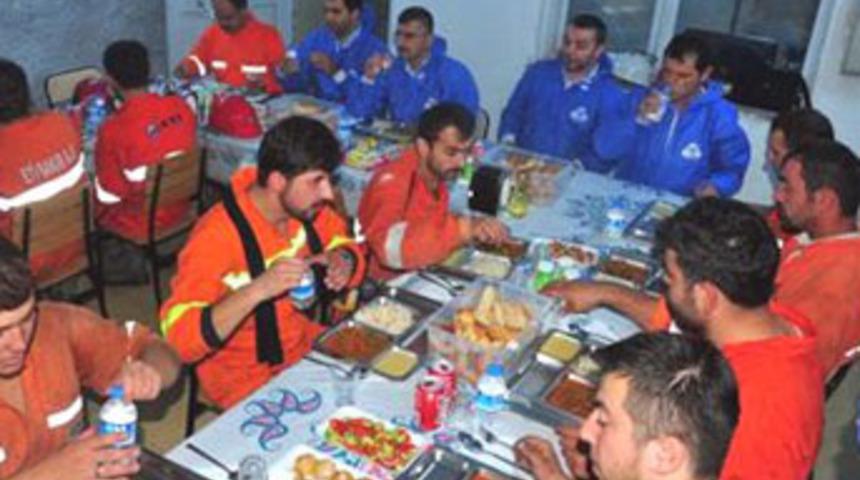 Yerin 420 metre altında iftar