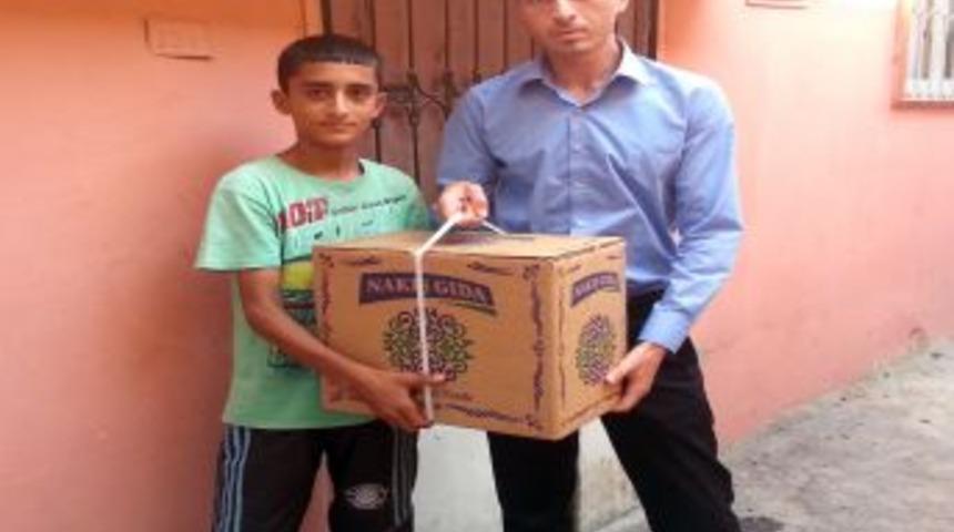 Okuma Salonlarında Eğitim G&ouml;ren &Ccedil;ocukların Ailelerine Gıda Yardımı Yapıldı