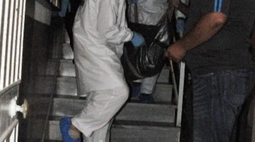 Arap Turist Bı&ccedil;aklanarak &Ouml;ld&uuml;r&uuml;ld&uuml;