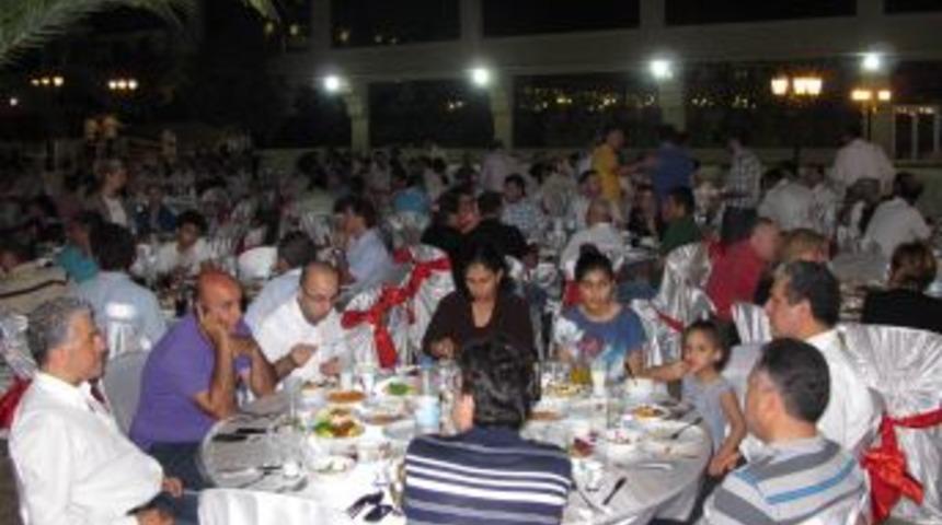 Sağlık &Ccedil;alışanları HASDER'in Iftarında Buluştu