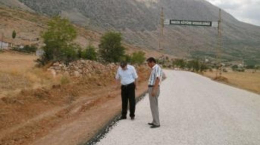 Kaymakam Karahan Asfalt &Ccedil;alışmalarını İnceledi