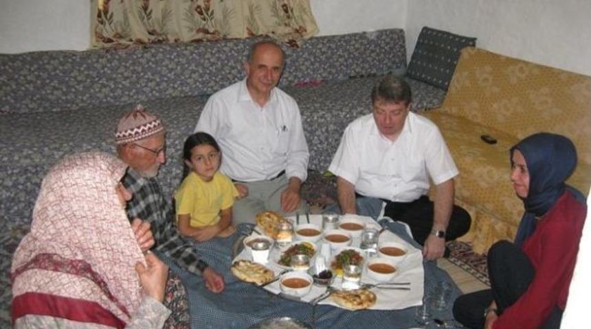 Kaymakam Karahan Ziyaret Ettiği Aile İle İftar Yaptı