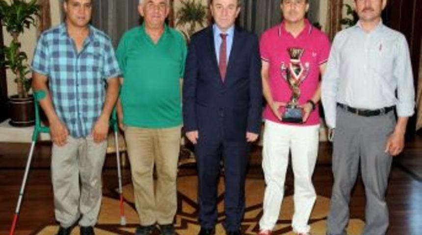 Ampute Antalya Temsilcilerinden Vali &Ouml;zt&uuml;rk&rsquo;e Ziyaret