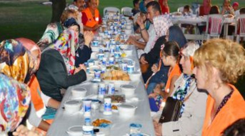 Kimse Yok Mu, Hayırseverler Ve Ihtiya&ccedil; Sahiplerini Buluşturdu