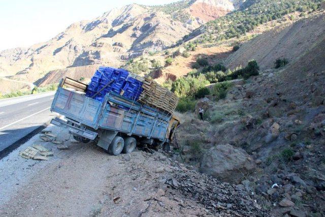 Koyulhisar'da Trafik Kazası: 2 Yaralı