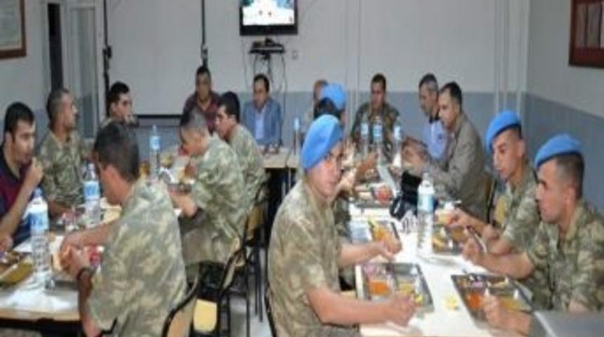 Jandarma&rsquo;dan Sahur Programı