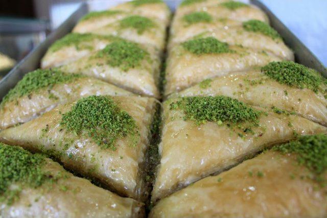 Ucuz Baklavanın I&ccedil;eriği Şaşırtıyor 1