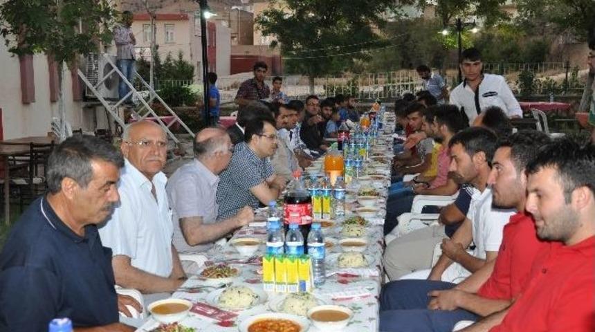 Derikspor Y&ouml;netimi İftarda Buluştu