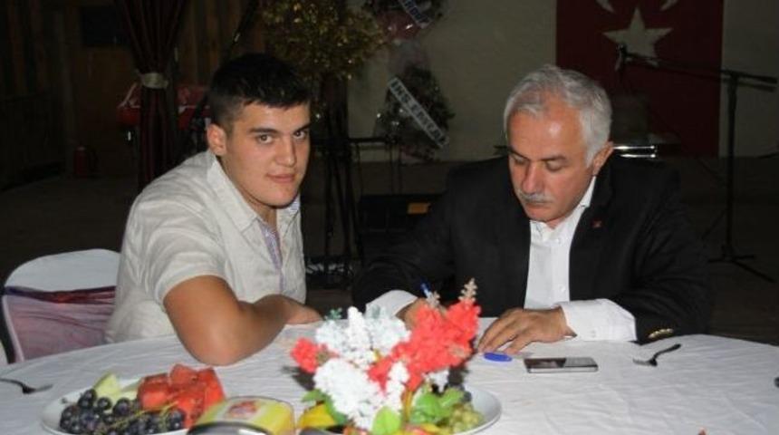 &Uuml;niversitesiyi Kazanan &Ouml;ğrencilere İftar