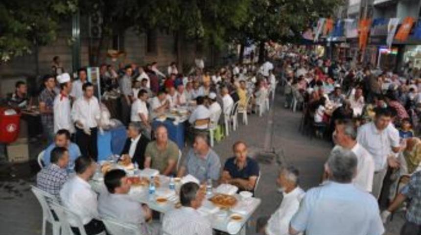Alaplı'da En b&uuml;y&uuml;k İftar Yemeği verildi