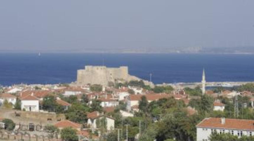 Bozcaada Tatilcilerle Doldu, Kaymakamlık Uyardı