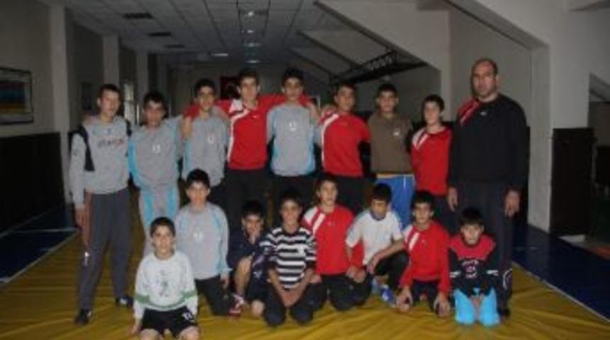 Adıyamanlı G&uuml;reş&ccedil;iler Kampa Gidiyor