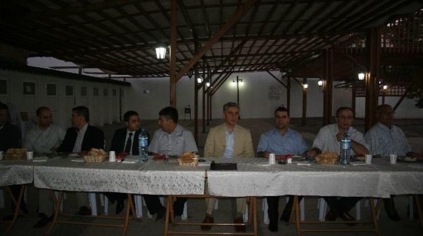 Belediyeden Protokole İftar