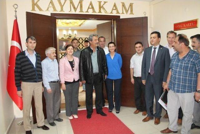 &Uuml;nl&uuml; Sanat&ccedil;ı Kadir İnanır dan Barış &Ccedil;ağrısı 2