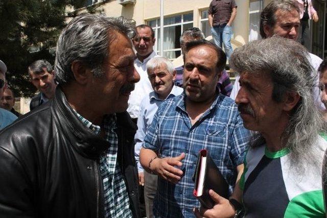 &Uuml;nl&uuml; Sanat&ccedil;ı Kadir İnanır dan Barış &Ccedil;ağrısı 3