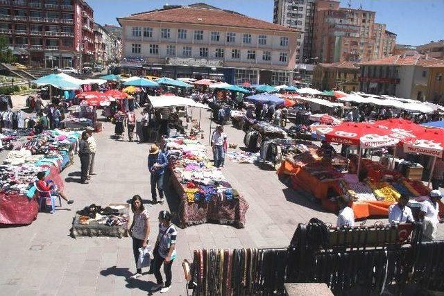 Yozgat Belediye Başkanı Yusuf Başer, Bayram Pazarını Gezdi