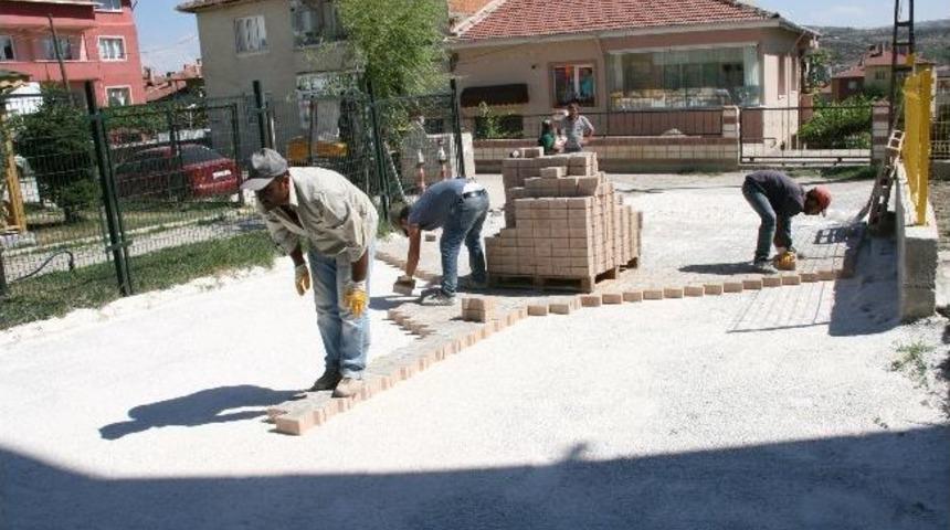 Kilit Parke Taşı Ve Bord&uuml;r Yapımı S&uuml;r&uuml;yor