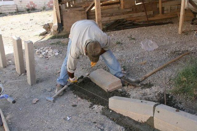 Kilit Parke Taşı Ve Bordür Yapımı Sürüyor