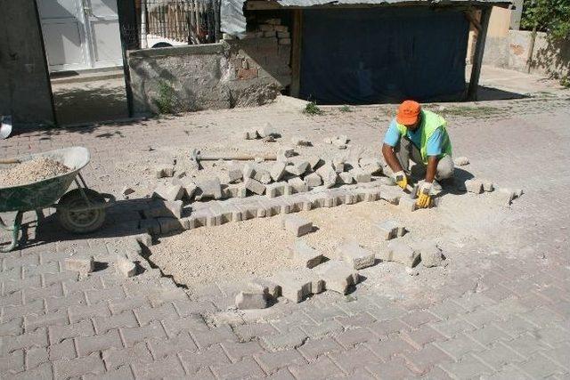 Kilit Parke Taşı Ve Bordür Yapımı Sürüyor