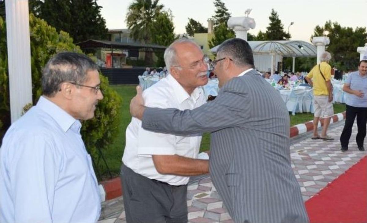 Edremit&rsquo;te İş Adamları İftarda Bir Araya Geldi