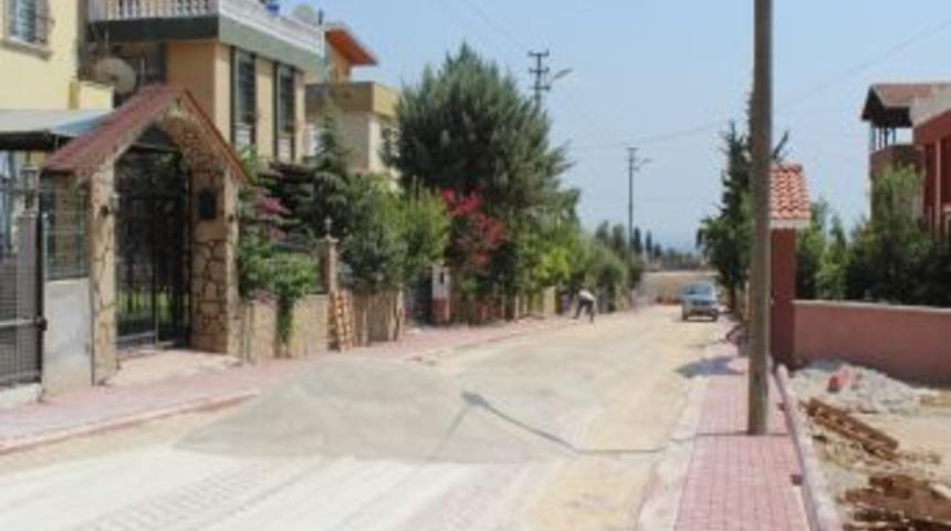 Sarı&ccedil;am'da Yol Yapım &Ccedil;alışmaları S&uuml;r&uuml;yor