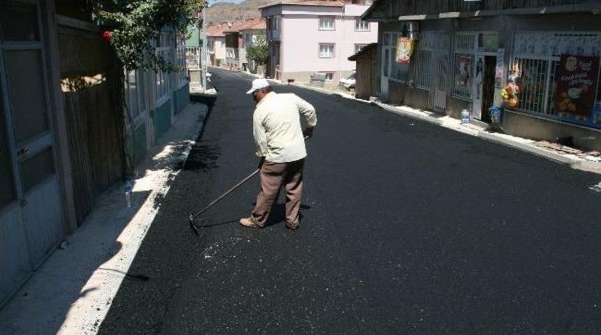 Boz&uuml;y&uuml;k'te Asfalt &Ccedil;alışmaları